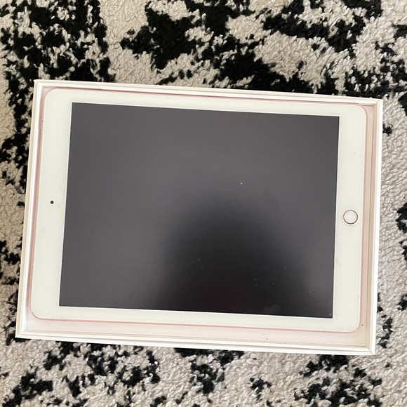 Apple ipad - Picture 3 of 5